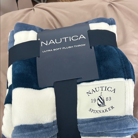 Nautica Other - Nautica Blue and White Plush Throw